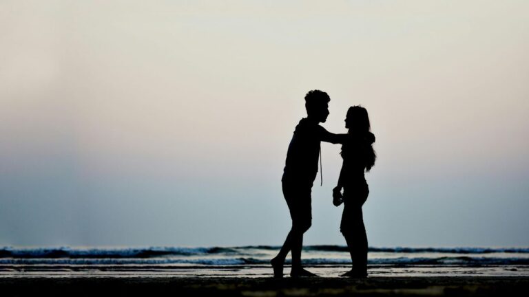 How to Split Finances as a Couple in the UK