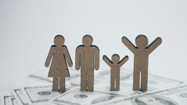 Teaching Kids About Money: What to Teach Them and When to Start