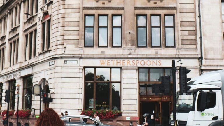 JD Wetherspoon Share Price
