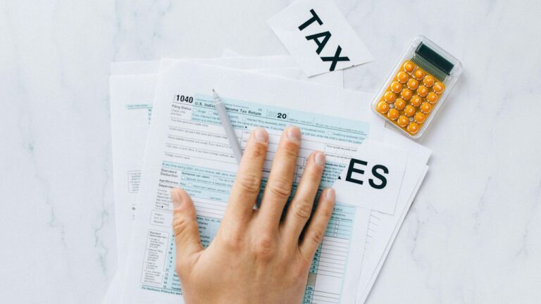 How to Pay Less Tax in the UK Legally (2026/27 Guide)